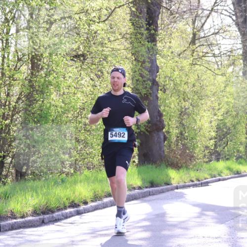 12.04.2026 - 45. Internationalen Wilhelmsburger Insellauf Yannick Fuchs http://msf.ph/oto/9483333 12.04.2026 10:24:40 Laufen 5492 meine-sportfotos.de