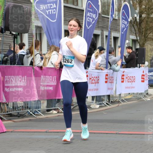 12.04.2026 - 45. Internationalen Wilhelmsburger Insellauf Strokosch-Dieckow http://msf.ph/oto/9483343 12.04.2026 13:23:24 Ziel 4557, 2153, 5262, 4593 meine-sportfotos.de
