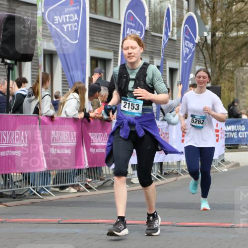 12.04.2026 - 45. Internationalen Wilhelmsburger Insellauf Strokosch-Dieckow http://msf.ph/oto/9483367 12.04.2026 13:23:23 Ziel 4557, 2153, 5262, 4593 meine-sportfotos.de