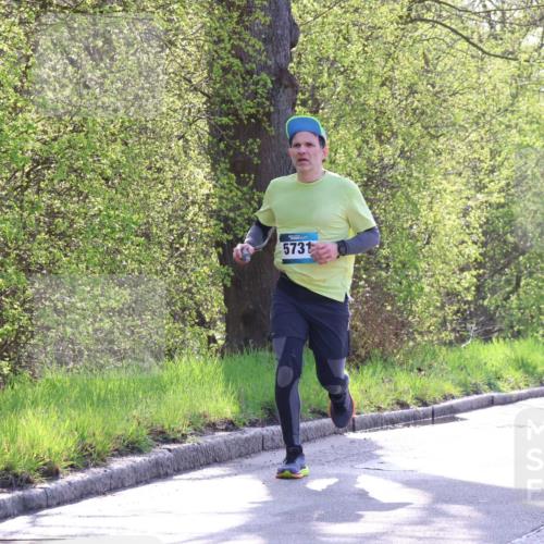 12.04.2026 - 45. Internationalen Wilhelmsburger Insellauf Yannick Fuchs http://msf.ph/oto/9483378 12.04.2026 10:24:45 Laufen 5731 meine-sportfotos.de