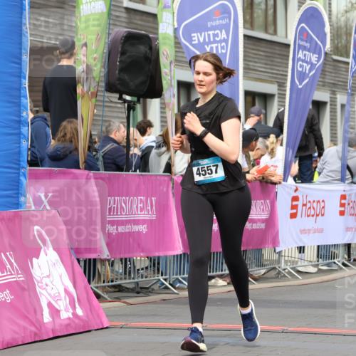 12.04.2026 - 45. Internationalen Wilhelmsburger Insellauf Strokosch-Dieckow http://msf.ph/oto/9483398 12.04.2026 13:23:21 Ziel 5314, 4557, 2153, 5262 meine-sportfotos.de