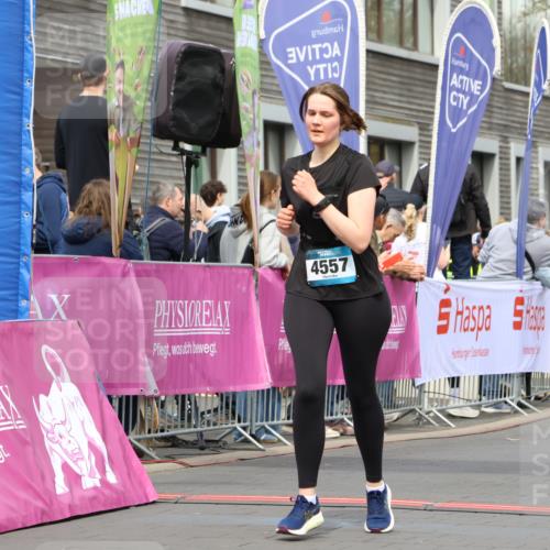 12.04.2026 - 45. Internationalen Wilhelmsburger Insellauf Strokosch-Dieckow http://msf.ph/oto/9483404 12.04.2026 13:23:21 Ziel 5314, 4557, 2153, 5262 meine-sportfotos.de