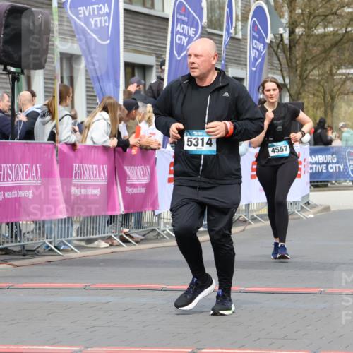12.04.2026 - 45. Internationalen Wilhelmsburger Insellauf Strokosch-Dieckow http://msf.ph/oto/9483415 12.04.2026 13:23:18 Ziel 5314, 4557 meine-sportfotos.de