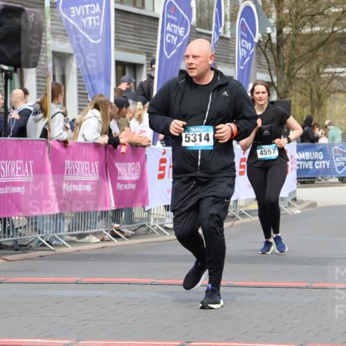 12.04.2026 - 45. Internationalen Wilhelmsburger Insellauf Strokosch-Dieckow http://msf.ph/oto/9483422 12.04.2026 13:23:18 Ziel 5314, 4557 meine-sportfotos.de