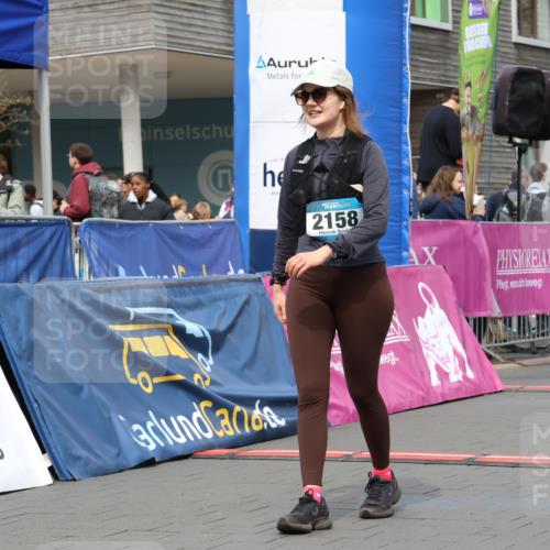 12.04.2026 - 45. Internationalen Wilhelmsburger Insellauf Strokosch-Dieckow http://msf.ph/oto/9483438 12.04.2026 13:23:09 Ziel 2158 meine-sportfotos.de