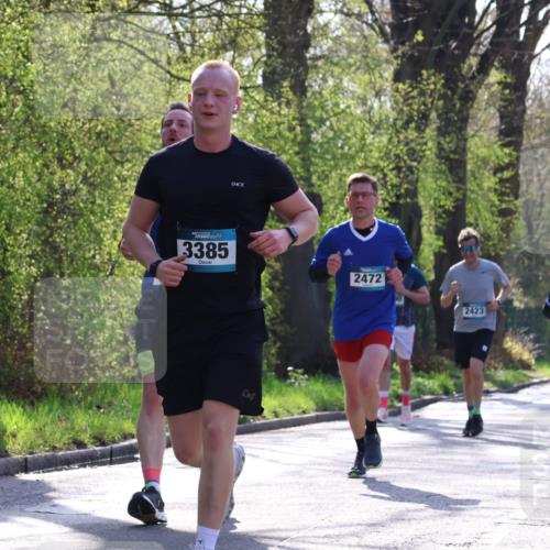 12.04.2026 - 45. Internationalen Wilhelmsburger Insellauf Yannick Fuchs http://msf.ph/oto/9483441 12.04.2026 10:24:50 Laufen 3385, 2472, 2423, 249 meine-sportfotos.de