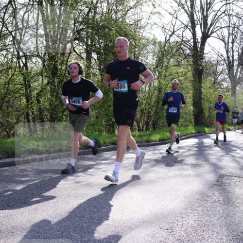 12.04.2026 - 45. Internationalen Wilhelmsburger Insellauf Yannick Fuchs http://msf.ph/oto/9483471 12.04.2026 10:24:52 Laufen 5480, 385, 2459, 2472 meine-sportfotos.de