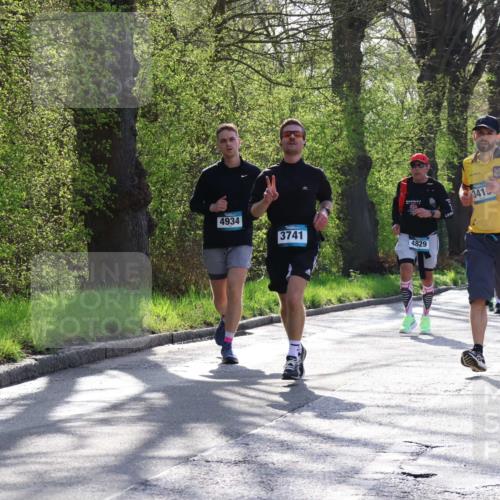12.04.2026 - 45. Internationalen Wilhelmsburger Insellauf Yannick Fuchs http://msf.ph/oto/9483503 12.04.2026 10:32:28 Laufen 4934, 3741, 4829, 3415, 1300, 5751 meine-sportfotos.de