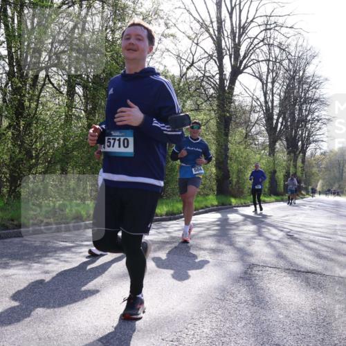 12.04.2026 - 45. Internationalen Wilhelmsburger Insellauf Yannick Fuchs http://msf.ph/oto/9483559 12.04.2026 10:24:59 Laufen 5710, 504 meine-sportfotos.de