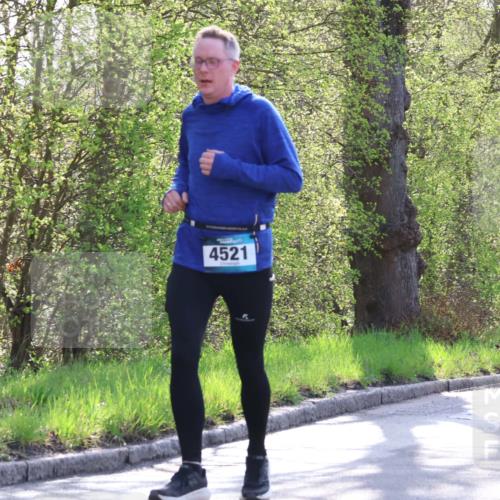 12.04.2026 - 45. Internationalen Wilhelmsburger Insellauf Yannick Fuchs http://msf.ph/oto/9483594 12.04.2026 10:25:01 Laufen 4521, 5291 meine-sportfotos.de