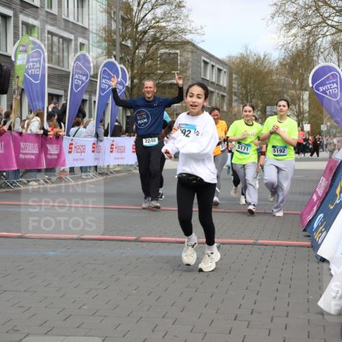 12.04.2026 - 45. Internationalen Wilhelmsburger Insellauf Strokosch-Dieckow http://msf.ph/oto/9483612 12.04.2026 13:22:51 Ziel 5092, 2246, 5192, 5171, 3162, 4443, 4442, 3746, 5290, 3057 meine-sportfotos.de