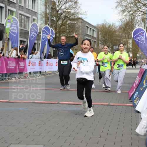 12.04.2026 - 45. Internationalen Wilhelmsburger Insellauf Strokosch-Dieckow http://msf.ph/oto/9483620 12.04.2026 13:22:51 Ziel 5092, 2246, 5192, 5171, 3162, 4443, 4442, 3746, 5290, 3057 meine-sportfotos.de