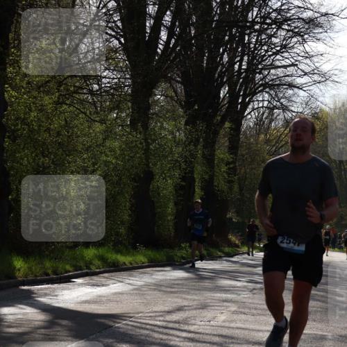 12.04.2026 - 45. Internationalen Wilhelmsburger Insellauf Yannick Fuchs http://msf.ph/oto/9483658 12.04.2026 10:25:08 Laufen 5036, 2541 meine-sportfotos.de
