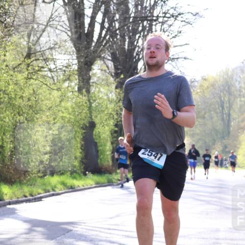 12.04.2026 - 45. Internationalen Wilhelmsburger Insellauf Yannick Fuchs http://msf.ph/oto/9483661 12.04.2026 10:25:08 Laufen 2547 meine-sportfotos.de