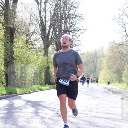12.04.2026 - 45. Internationalen Wilhelmsburger Insellauf Yannick Fuchs http://msf.ph/oto/9483663 12.04.2026 10:25:08 Laufen 2547 meine-sportfotos.de