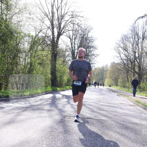 12.04.2026 - 45. Internationalen Wilhelmsburger Insellauf Yannick Fuchs http://msf.ph/oto/9483668 12.04.2026 10:25:09 Laufen 2547 meine-sportfotos.de