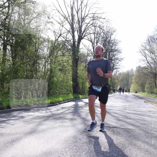 12.04.2026 - 45. Internationalen Wilhelmsburger Insellauf Yannick Fuchs http://msf.ph/oto/9483670 12.04.2026 10:25:09 Laufen 2547 meine-sportfotos.de