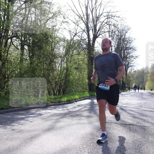 12.04.2026 - 45. Internationalen Wilhelmsburger Insellauf Yannick Fuchs http://msf.ph/oto/9483672 12.04.2026 10:25:09 Laufen 2547 meine-sportfotos.de