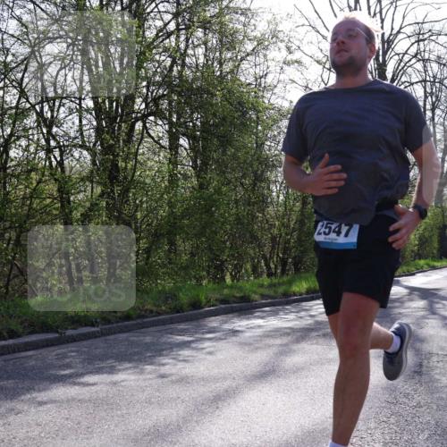 12.04.2026 - 45. Internationalen Wilhelmsburger Insellauf Yannick Fuchs http://msf.ph/oto/9483676 12.04.2026 10:25:09 Laufen 2547 meine-sportfotos.de