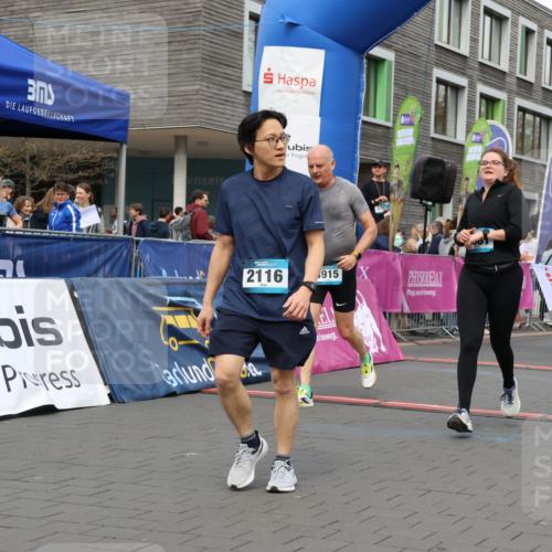 12.04.2026 - 45. Internationalen Wilhelmsburger Insellauf Strokosch-Dieckow http://msf.ph/oto/9483702 12.04.2026 13:22:44 Ziel 2116, 3581, 3235, 3915, 5080, 4348, 5085, 3603, 3602 meine-sportfotos.de