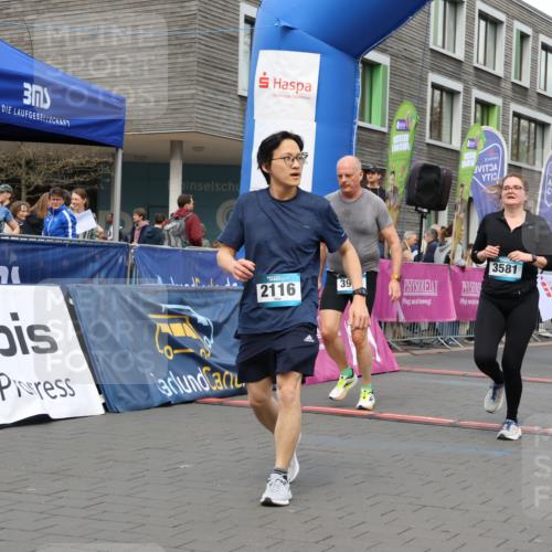 12.04.2026 - 45. Internationalen Wilhelmsburger Insellauf Strokosch-Dieckow http://msf.ph/oto/9483724 12.04.2026 13:22:44 Ziel 2116, 3581, 3235, 3915, 5080, 4348, 5085, 3603, 3602 meine-sportfotos.de