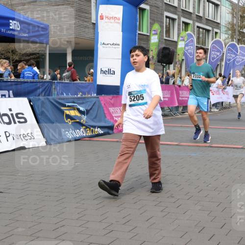 12.04.2026 - 45. Internationalen Wilhelmsburger Insellauf Strokosch-Dieckow http://msf.ph/oto/9483735 12.04.2026 13:22:37 Ziel 2332, 2116 meine-sportfotos.de