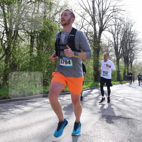 12.04.2026 - 45. Internationalen Wilhelmsburger Insellauf Yannick Fuchs http://msf.ph/oto/9483793 12.04.2026 10:32:52 Laufen 5794, 2189 meine-sportfotos.de