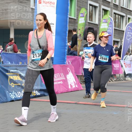 12.04.2026 - 45. Internationalen Wilhelmsburger Insellauf Strokosch-Dieckow http://msf.ph/oto/9483796 12.04.2026 13:22:29 Ziel 2130, 2840, 3998, 5462, 5205, 4809, 2002 meine-sportfotos.de