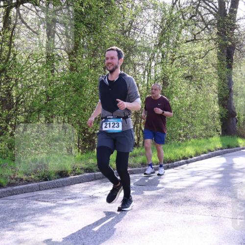 12.04.2026 - 45. Internationalen Wilhelmsburger Insellauf Yannick Fuchs http://msf.ph/oto/9483812 12.04.2026 10:25:34 Laufen 2123 meine-sportfotos.de