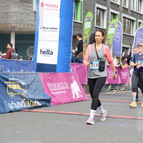 12.04.2026 - 45. Internationalen Wilhelmsburger Insellauf Strokosch-Dieckow http://msf.ph/oto/9483825 12.04.2026 13:22:28 Ziel 2552, 2130, 2840, 3998, 5462, 5205, 4809, 2002 meine-sportfotos.de