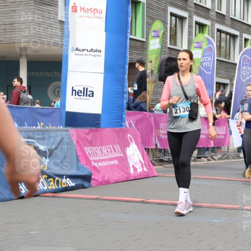 12.04.2026 - 45. Internationalen Wilhelmsburger Insellauf Strokosch-Dieckow http://msf.ph/oto/9483844 12.04.2026 13:22:27 Ziel 2552, 2130, 2840, 3998, 5462, 5205, 4809 meine-sportfotos.de