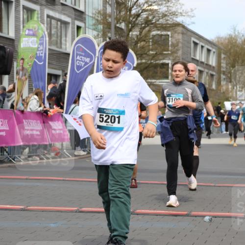 12.04.2026 - 45. Internationalen Wilhelmsburger Insellauf Strokosch-Dieckow http://msf.ph/oto/9483858 12.04.2026 13:22:22 Ziel 5201, 3109, 4404, 4362, 2473, 2552, 2130 meine-sportfotos.de
