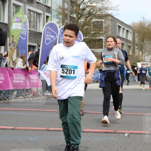 12.04.2026 - 45. Internationalen Wilhelmsburger Insellauf Strokosch-Dieckow http://msf.ph/oto/9483863 12.04.2026 13:22:21 Ziel 5201, 3109, 4404, 4362, 2473, 2552, 2130 meine-sportfotos.de