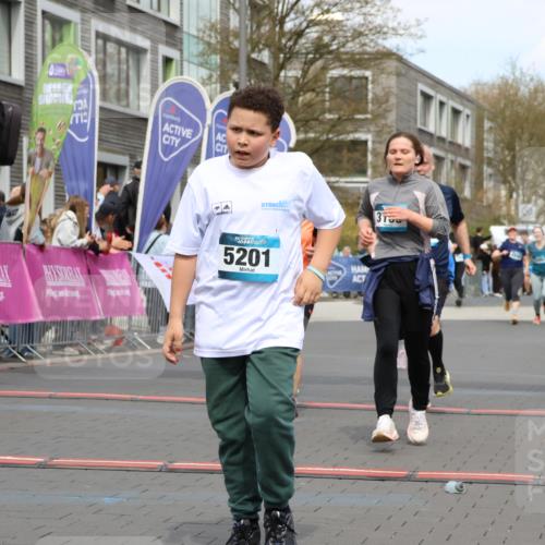 12.04.2026 - 45. Internationalen Wilhelmsburger Insellauf Strokosch-Dieckow http://msf.ph/oto/9483868 12.04.2026 13:22:21 Ziel 5201, 3109, 4404, 4362, 2473, 2552, 2130 meine-sportfotos.de