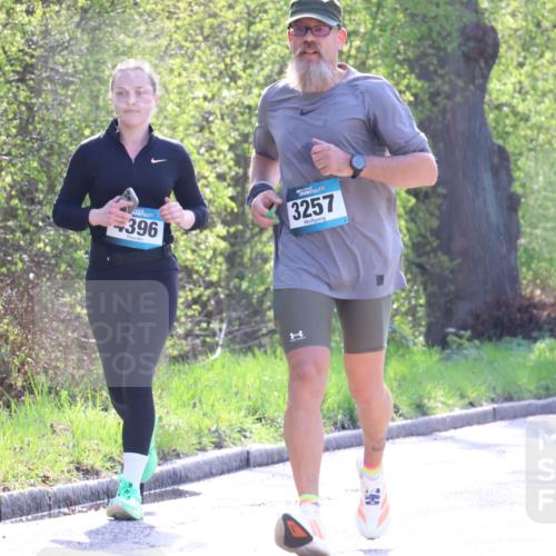 12.04.2026 - 45. Internationalen Wilhelmsburger Insellauf Yannick Fuchs http://msf.ph/oto/9483871 12.04.2026 10:45:46 Laufen 396, 3257, 4339 meine-sportfotos.de