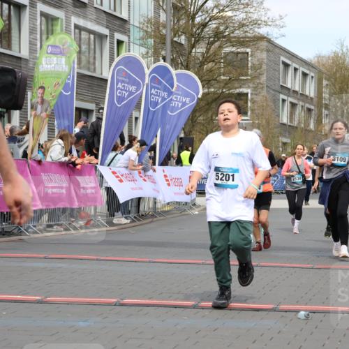 12.04.2026 - 45. Internationalen Wilhelmsburger Insellauf Strokosch-Dieckow http://msf.ph/oto/9483889 12.04.2026 13:22:20 Ziel 3251, 5201, 3109, 4404, 4362, 2473, 2552 meine-sportfotos.de