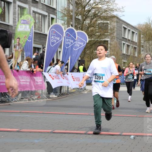 12.04.2026 - 45. Internationalen Wilhelmsburger Insellauf Strokosch-Dieckow http://msf.ph/oto/9483898 12.04.2026 13:22:20 Ziel 3251, 5201, 3109, 4404, 4362, 2473, 2552 meine-sportfotos.de