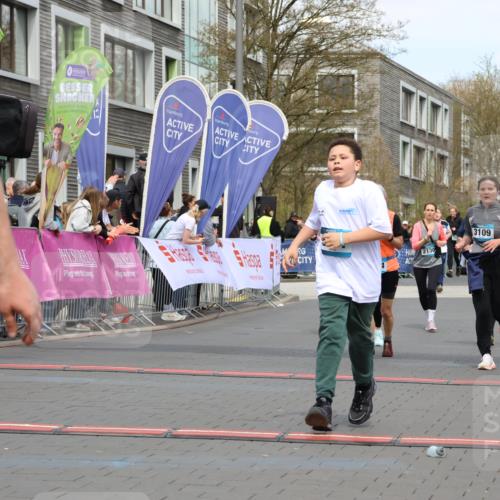 12.04.2026 - 45. Internationalen Wilhelmsburger Insellauf Strokosch-Dieckow http://msf.ph/oto/9483911 12.04.2026 13:22:20 Ziel 3251, 5201, 3109, 4404, 4362, 2473, 2552 meine-sportfotos.de