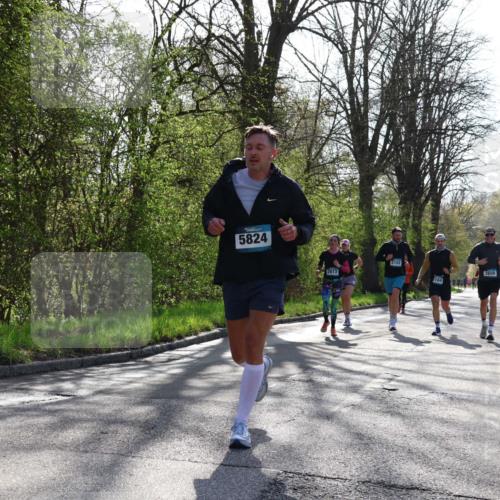 12.04.2026 - 45. Internationalen Wilhelmsburger Insellauf Yannick Fuchs http://msf.ph/oto/9483927 12.04.2026 10:33:01 Laufen 5824, 2813, 2102, 2656 meine-sportfotos.de