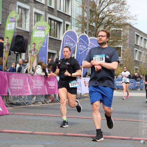 12.04.2026 - 45. Internationalen Wilhelmsburger Insellauf Strokosch-Dieckow http://msf.ph/oto/9483930 12.04.2026 13:22:17 Ziel 3676, 2628, 3251, 5201, 3109, 4404 meine-sportfotos.de