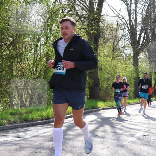 12.04.2026 - 45. Internationalen Wilhelmsburger Insellauf Yannick Fuchs http://msf.ph/oto/9483931 12.04.2026 10:33:02 Laufen 824, 2813, 2102, 2656, 2104 meine-sportfotos.de
