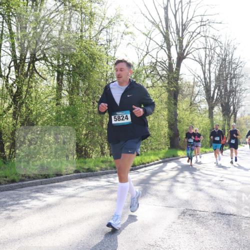 12.04.2026 - 45. Internationalen Wilhelmsburger Insellauf Yannick Fuchs http://msf.ph/oto/9483935 12.04.2026 10:33:02 Laufen 5824, 2102, 2656 meine-sportfotos.de