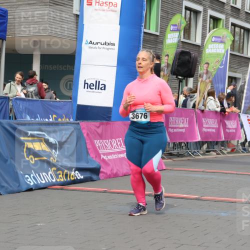 12.04.2026 - 45. Internationalen Wilhelmsburger Insellauf Strokosch-Dieckow http://msf.ph/oto/9483964 12.04.2026 13:22:16 Ziel 3676, 2628, 3251, 5201 meine-sportfotos.de