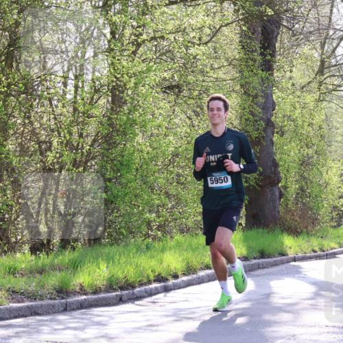 12.04.2026 - 45. Internationalen Wilhelmsburger Insellauf Yannick Fuchs http://msf.ph/oto/9483977 12.04.2026 10:25:58 Laufen 5950, 21, 44 meine-sportfotos.de