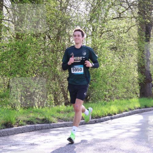 12.04.2026 - 45. Internationalen Wilhelmsburger Insellauf Yannick Fuchs http://msf.ph/oto/9483991 12.04.2026 10:25:59 Laufen 00000, 5950, 2192 meine-sportfotos.de