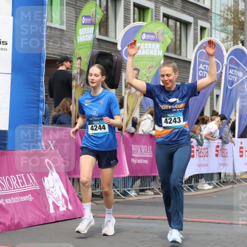 12.04.2026 - 45. Internationalen Wilhelmsburger Insellauf Strokosch-Dieckow http://msf.ph/oto/9484018 12.04.2026 13:22:10 Ziel 4017, 3676 meine-sportfotos.de