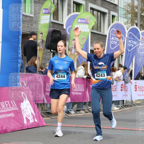 12.04.2026 - 45. Internationalen Wilhelmsburger Insellauf Strokosch-Dieckow http://msf.ph/oto/9484032 12.04.2026 13:22:10 Ziel 4017, 3676 meine-sportfotos.de