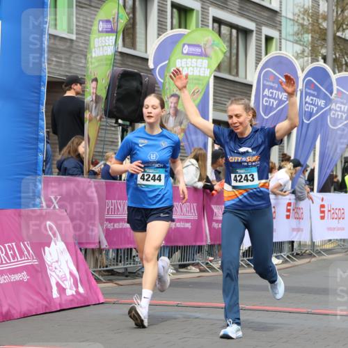 12.04.2026 - 45. Internationalen Wilhelmsburger Insellauf Strokosch-Dieckow http://msf.ph/oto/9484039 12.04.2026 13:22:10 Ziel 4017, 3676 meine-sportfotos.de