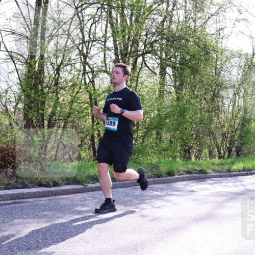 12.04.2026 - 45. Internationalen Wilhelmsburger Insellauf Yannick Fuchs http://msf.ph/oto/9484053 12.04.2026 10:26:04 Laufen 5589 meine-sportfotos.de