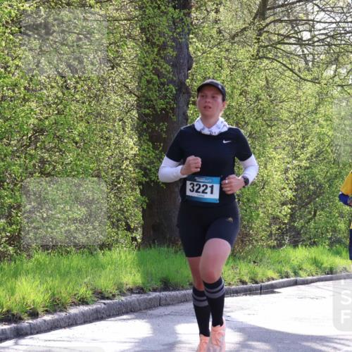 12.04.2026 - 45. Internationalen Wilhelmsburger Insellauf Yannick Fuchs http://msf.ph/oto/9484065 12.04.2026 10:26:06 Laufen 3221, 4118, 3786 meine-sportfotos.de